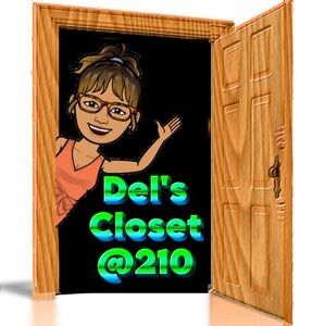 Del's closet live show